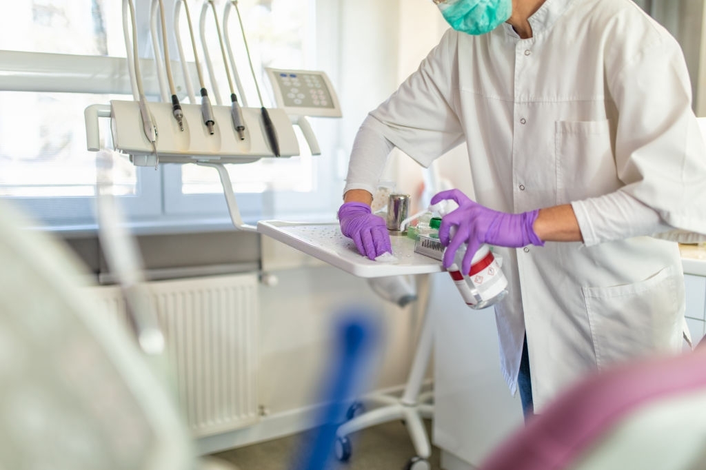 Read more about the article Dental Visit During COVID: What are the Precautions Doctor and Patient Should Use?